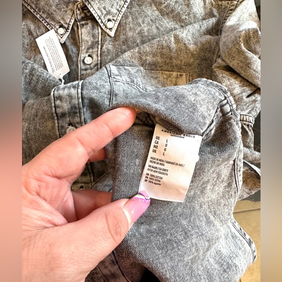🦖AMERICAN EAGLE OUTFITTERS MEN’S  BLACK WASH DENIM SHIRT SIZE-L - Picture 8 of 9